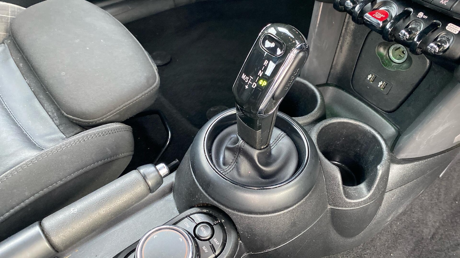 Used MINI Convertible 2018 for sale - 76832256: Photo 10