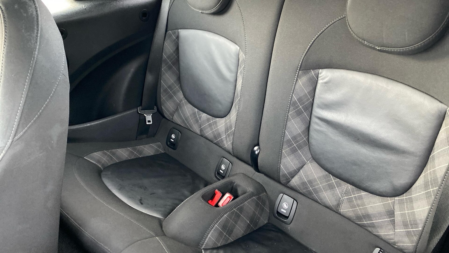 Used MINI Convertible 2018 for sale - 76832256: Photo 12