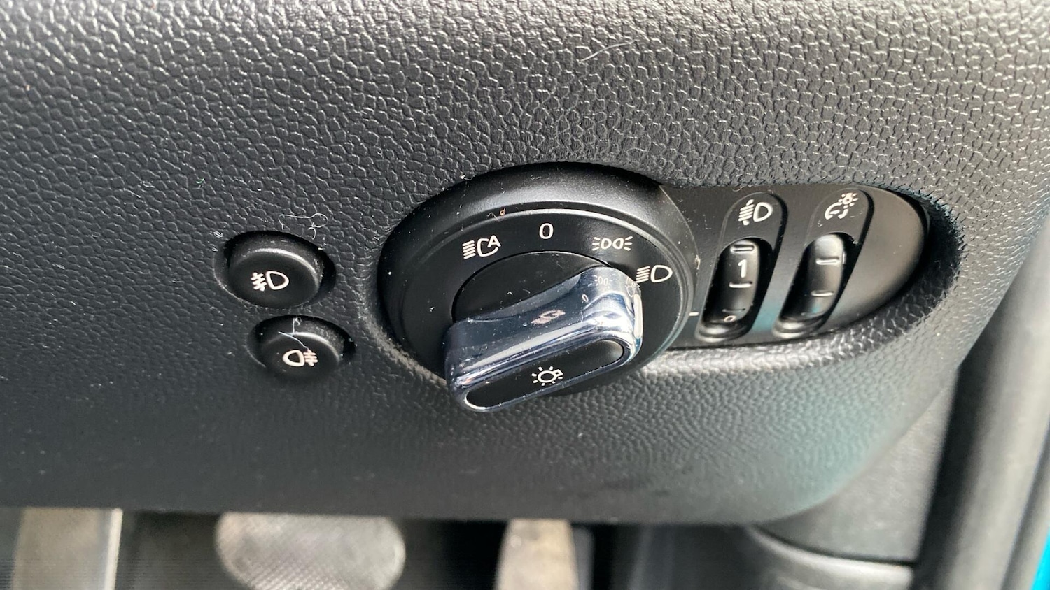 Used MINI Convertible 2018 for sale - 76832256: Photo 30