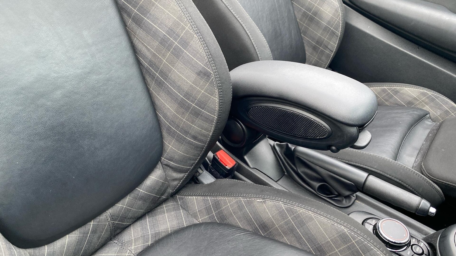 Used MINI Convertible 2018 for sale - 76832256: Photo 42