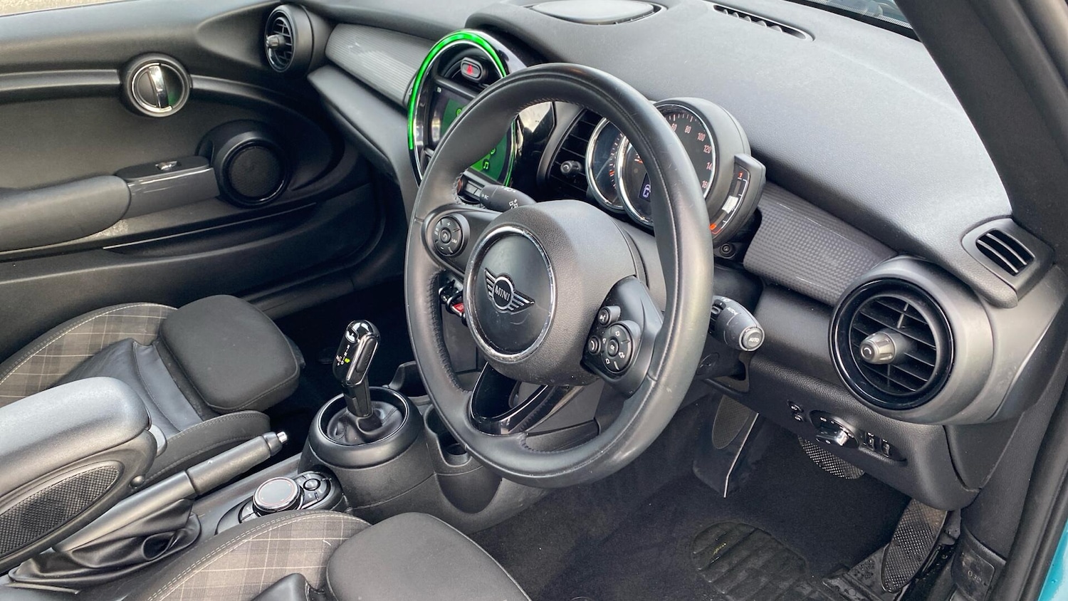 Used MINI Convertible 2018 for sale - 76832256: Photo 6