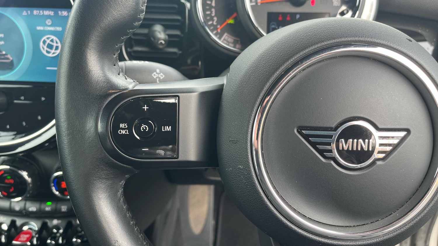 Used MINI Convertible 2022 for sale - 77852748: Photo 17