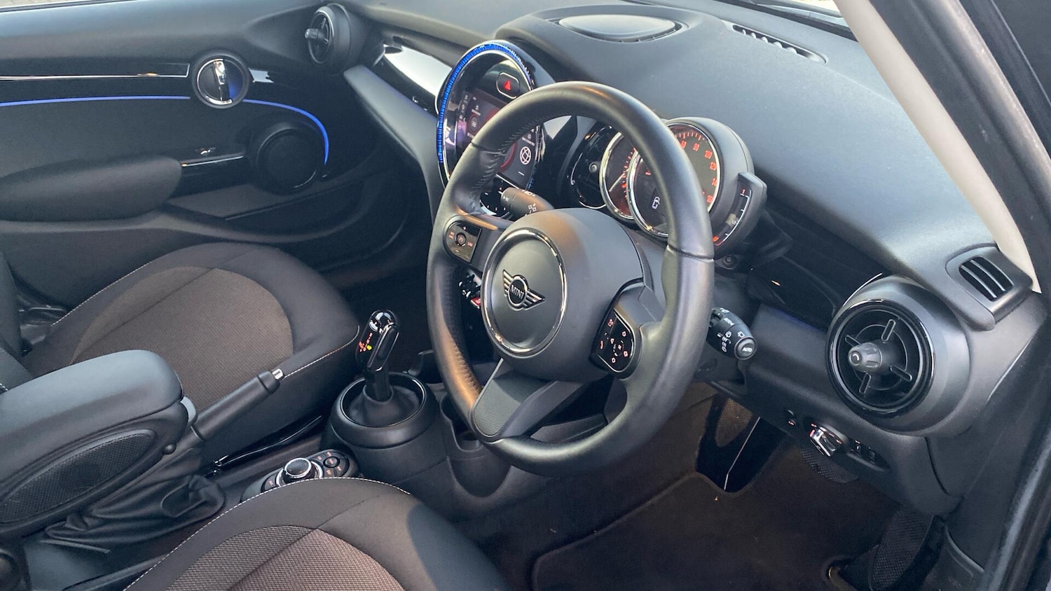 Used MINI Hatch 2022 for sale - 76760068: Photo 6