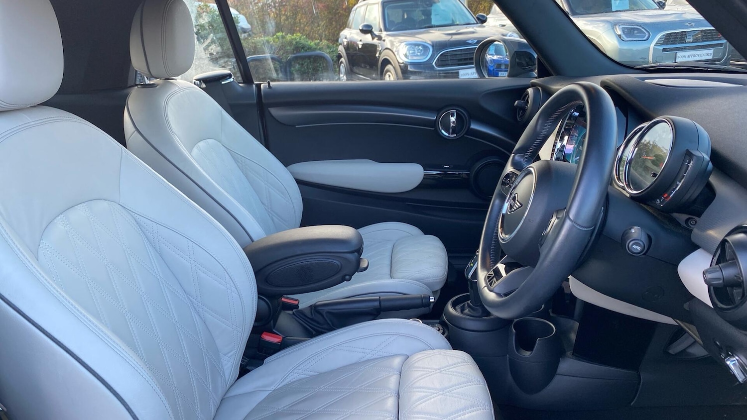 Used MINI Convertible 2022 for sale - 76965242: Photo 11