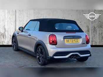 Used MINI Convertible 2022 for sale - 76965242: Photo