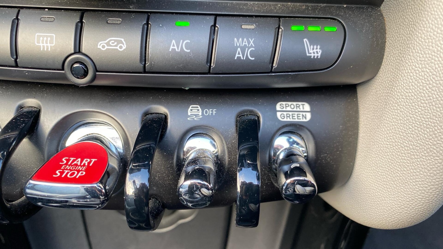 Used MINI Convertible 2022 for sale - 76965242: Photo 30