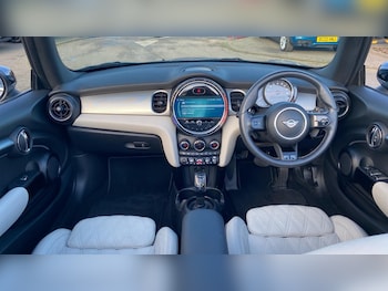 Used MINI Convertible 2022 for sale - 76965242: Photo