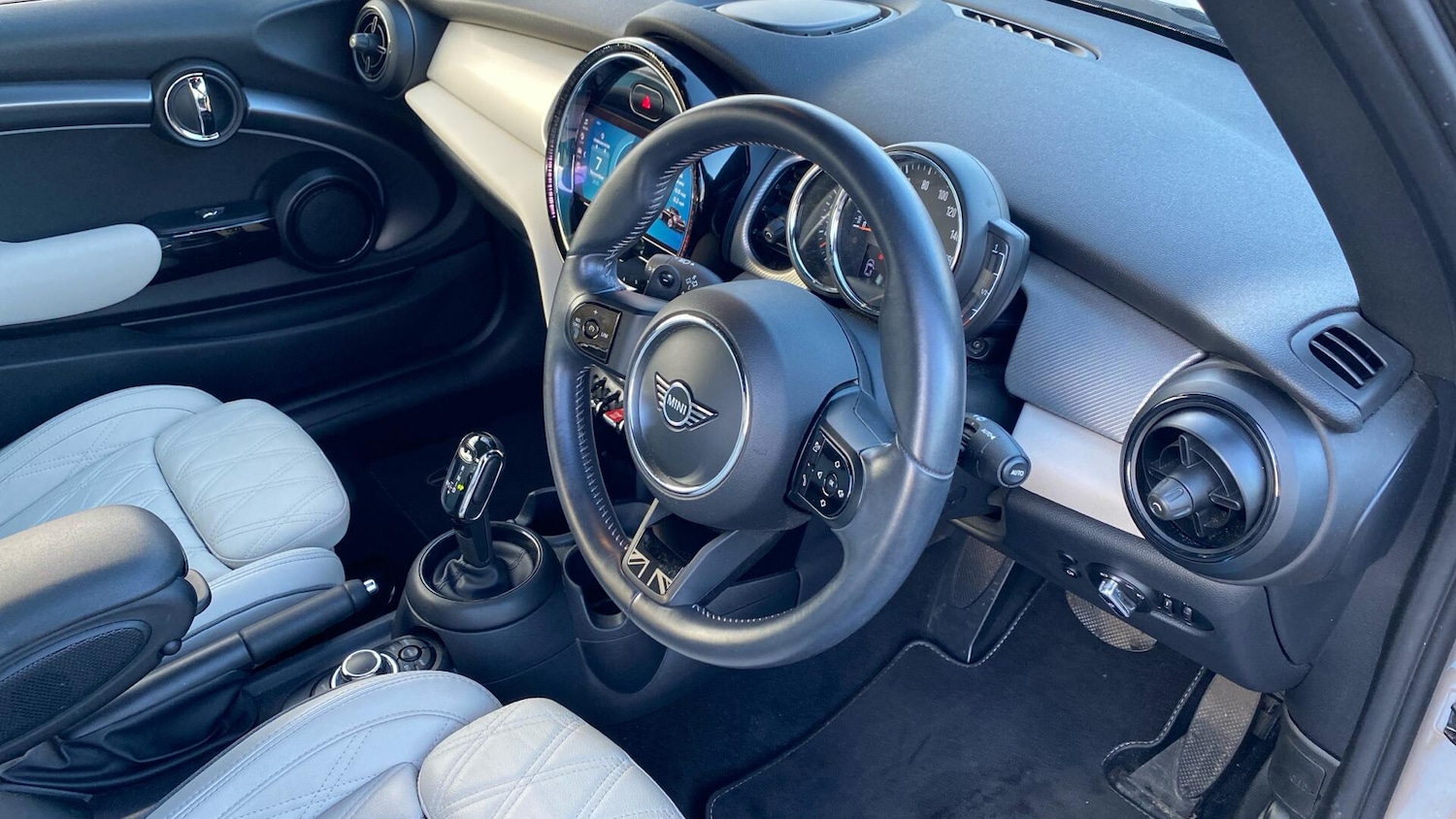 Used MINI Convertible 2022 for sale - 76965242: Photo 6