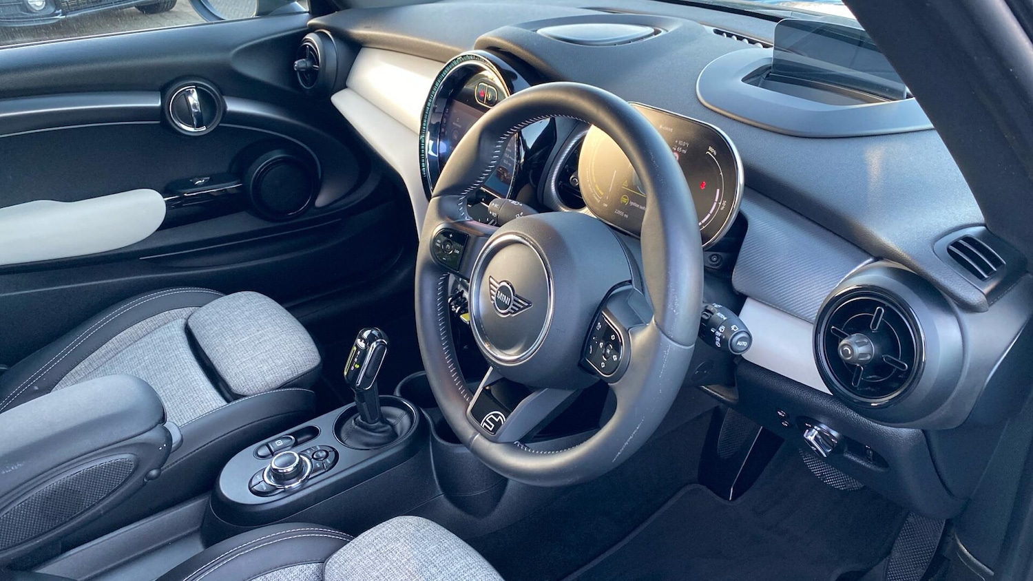 Used MINI Hatch 2021 for sale - 76801720: Photo 6