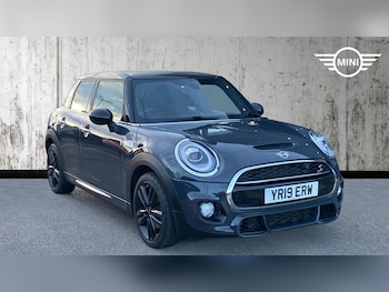 Used MINI Hatch 2019 for sale - 76824190: Photo