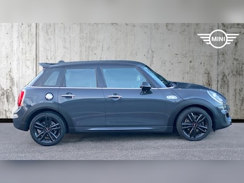 Used MINI Hatch 2019 for sale - 76824190: Photo