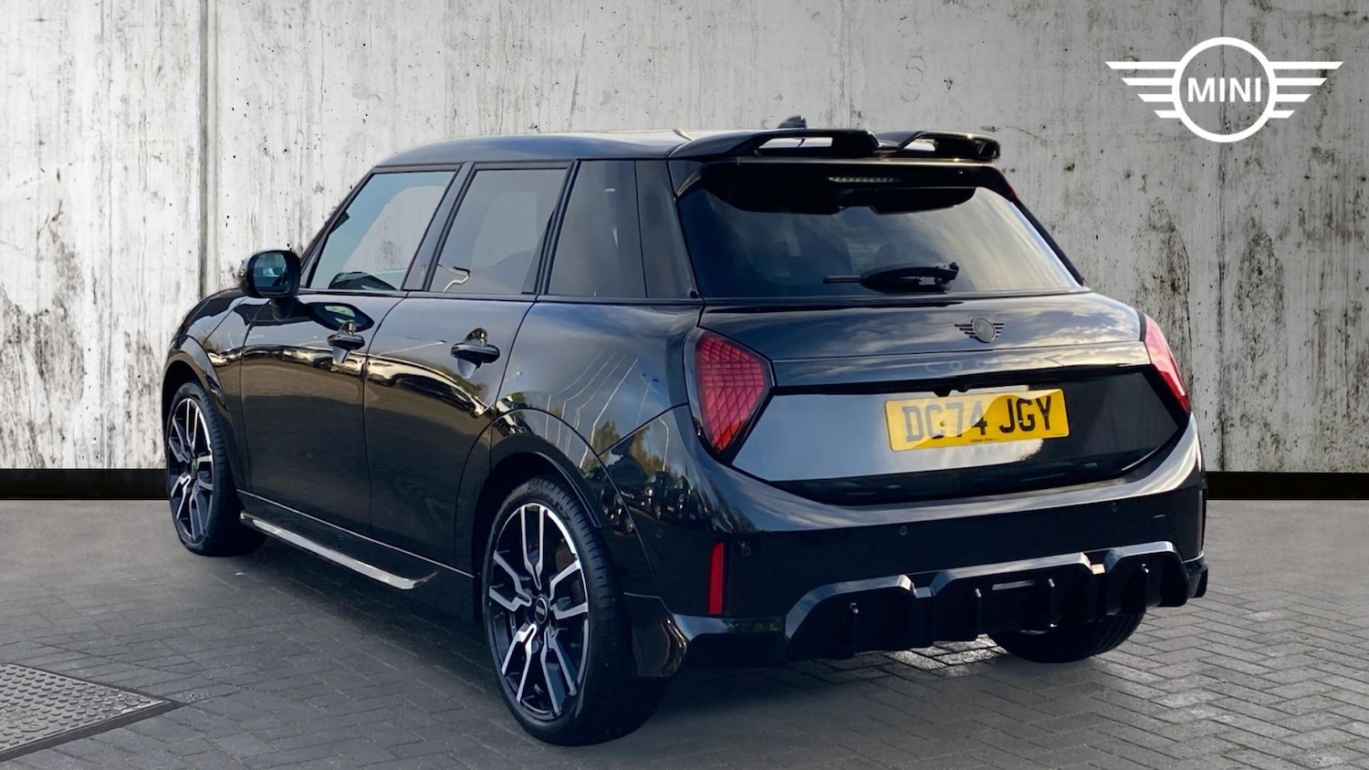 Used MINI Cooper 2024 for sale - 76760058: Photo 2