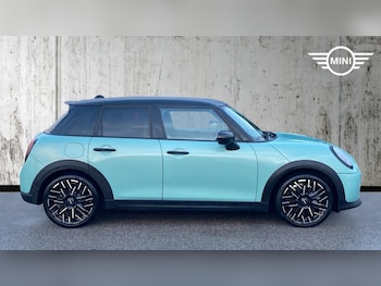 Used MINI Hatch 2024 for sale - 76953099: Photo