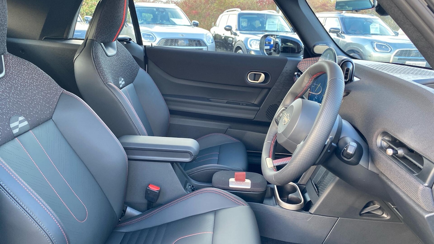 Used MINI Cooper 2025 for sale - 76801391: Photo 11