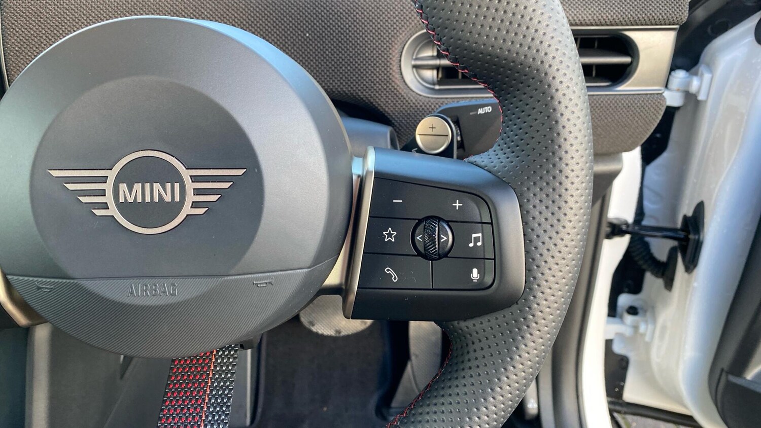 Used MINI Cooper 2025 for sale - 76801391: Photo 18