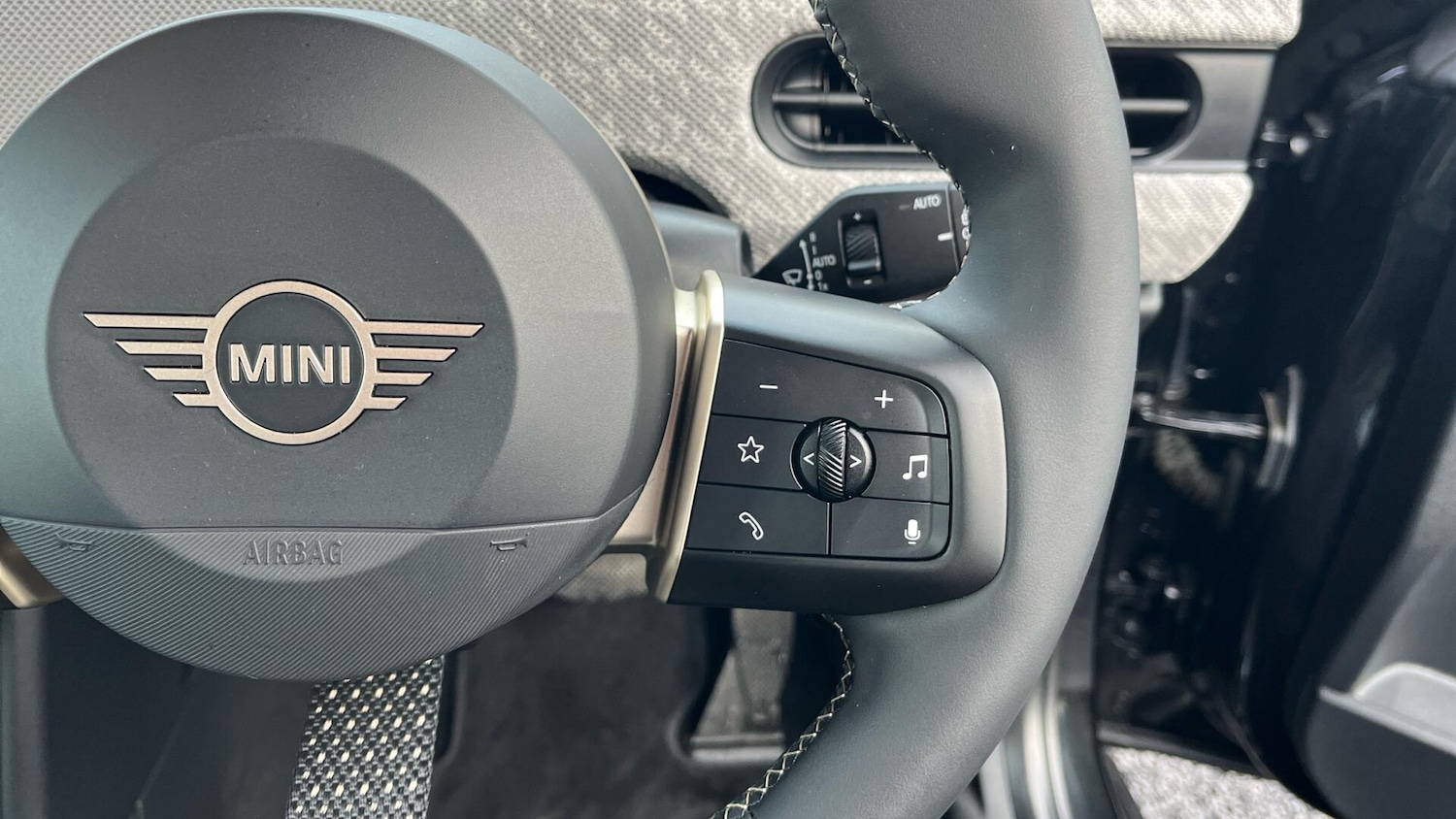Used MINI Hatch 2024 for sale - 77497051: Photo 18