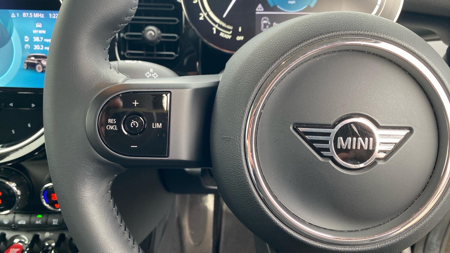Used MINI Hatch 2022 for sale - 76760236: Photo 17