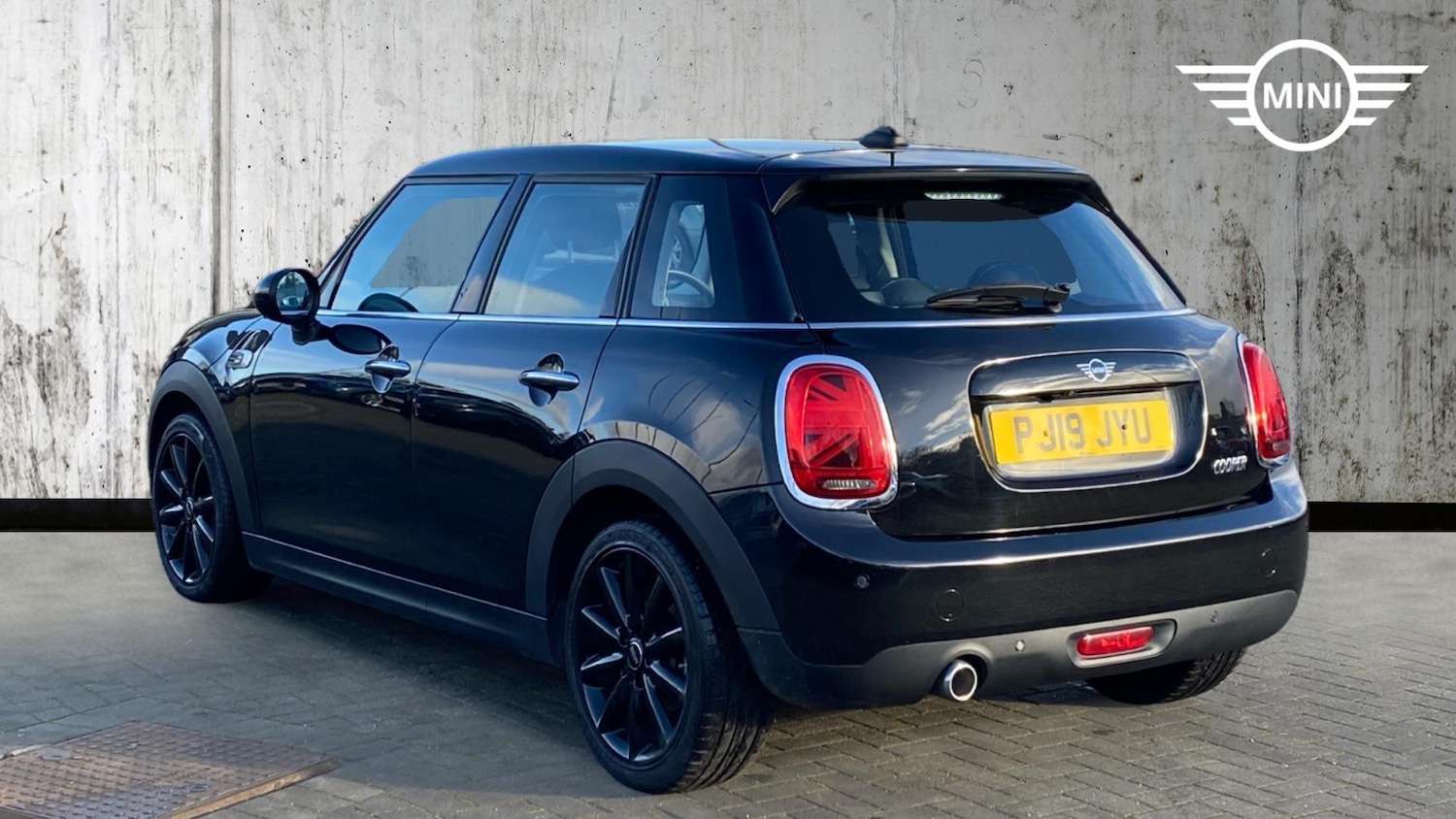 Used MINI Hatch 2019 for sale - 76760123: Photo 2