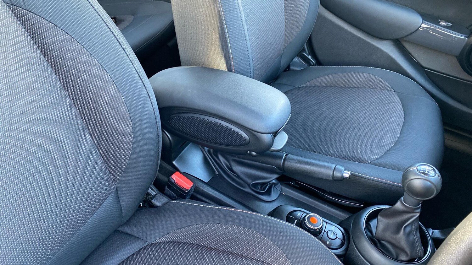 Used MINI Hatch 2019 for sale - 76760123: Photo 44