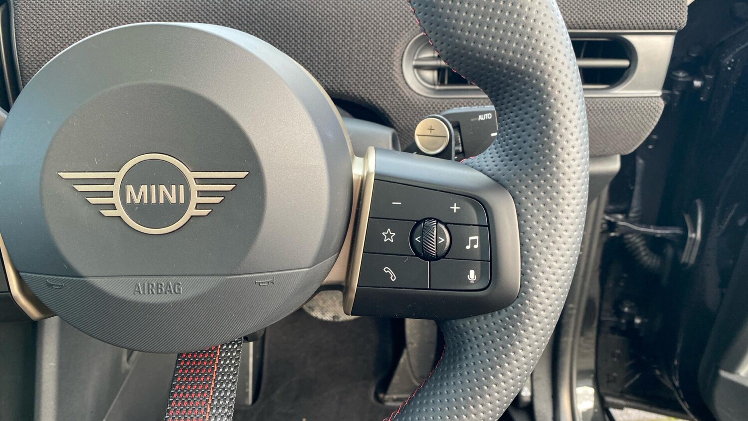 Used MINI Cooper 2024 for sale - 76760174: Photo 18