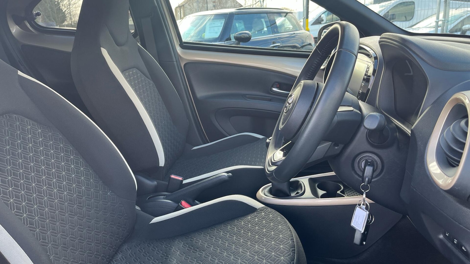 Used Toyota Aygo X 2022 for sale - 77799035: Photo 11