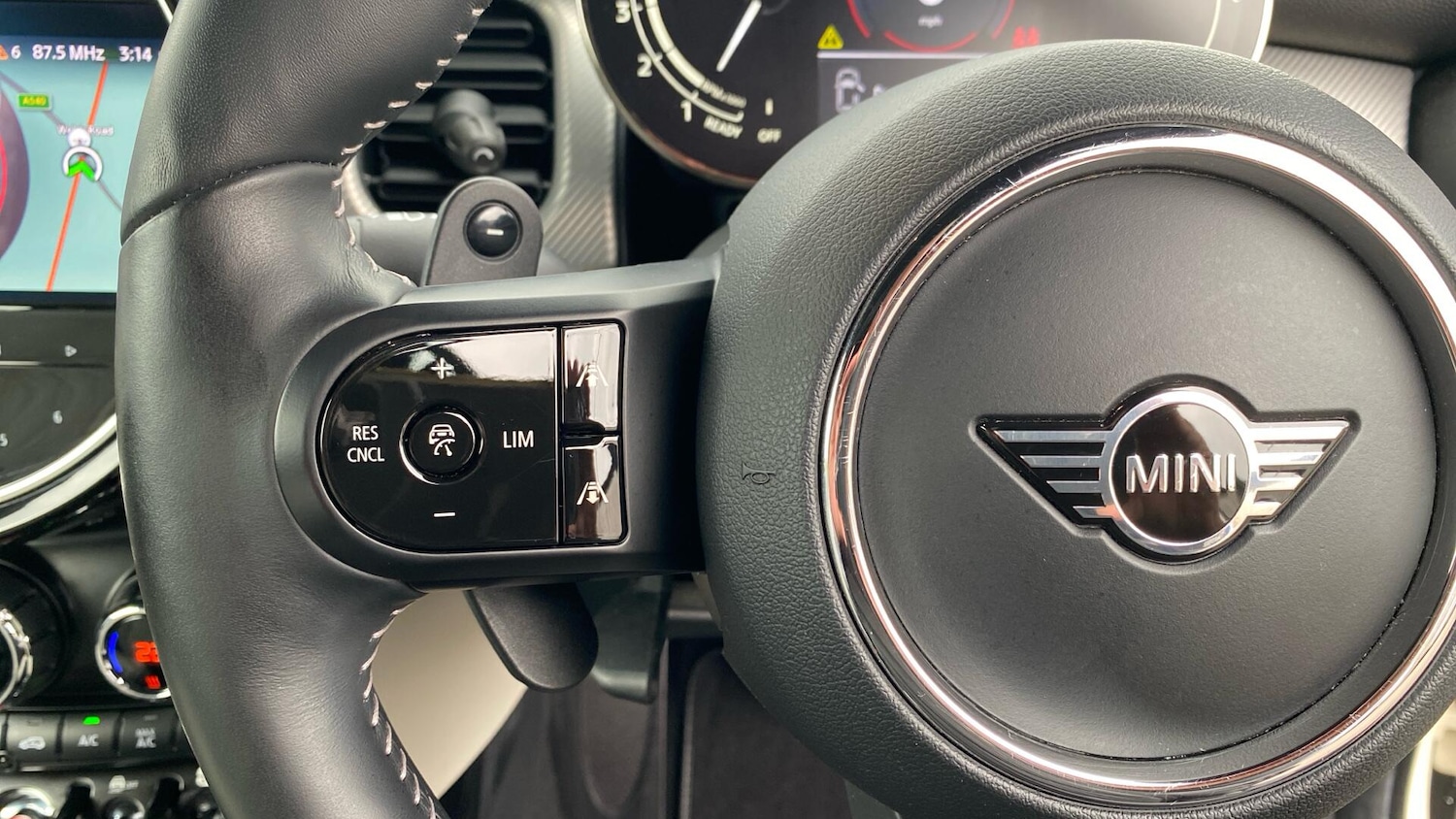 Used MINI Convertible 2021 for sale - 76760260: Photo 17