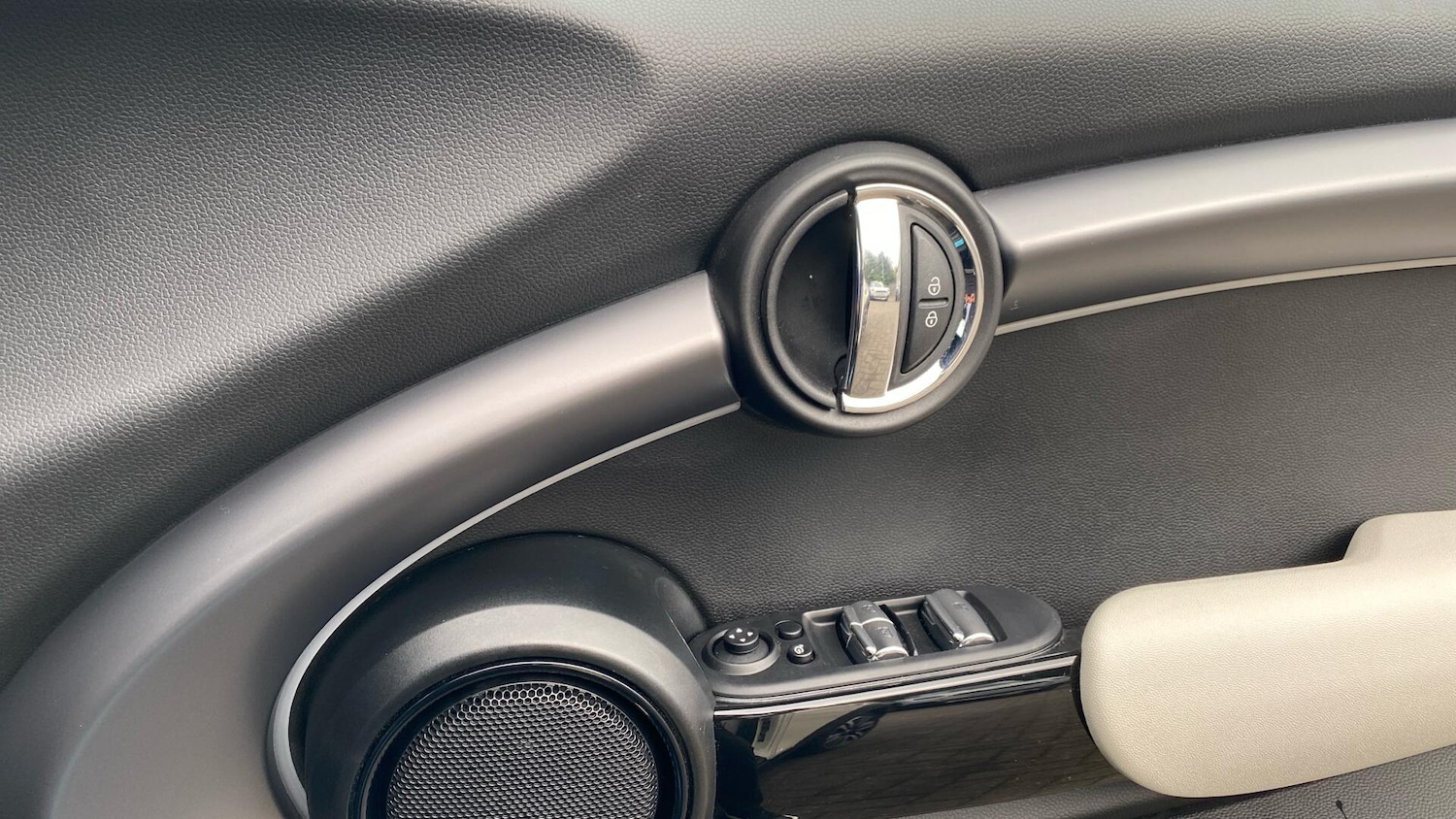 Used MINI Convertible 2021 for sale - 76760260: Photo 20