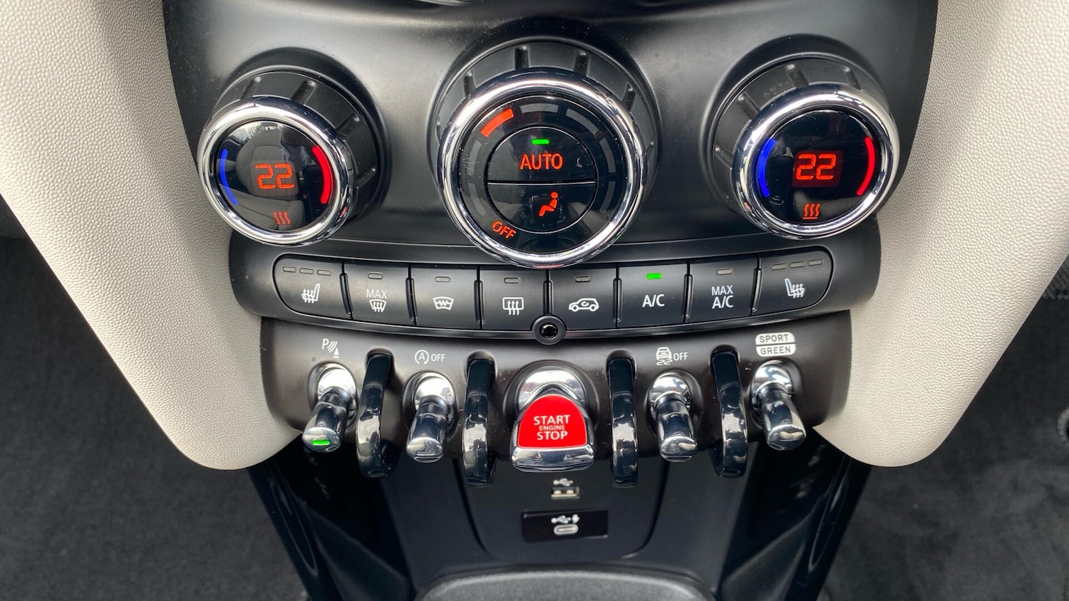 Used MINI Convertible 2021 for sale - 76760260: Photo 27