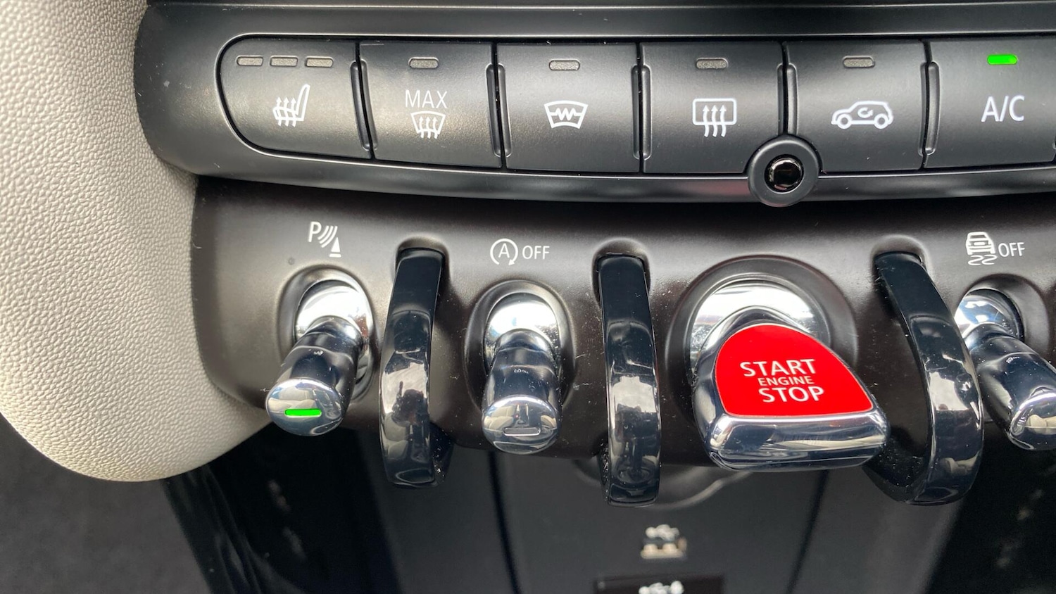 Used MINI Convertible 2021 for sale - 76760260: Photo 29