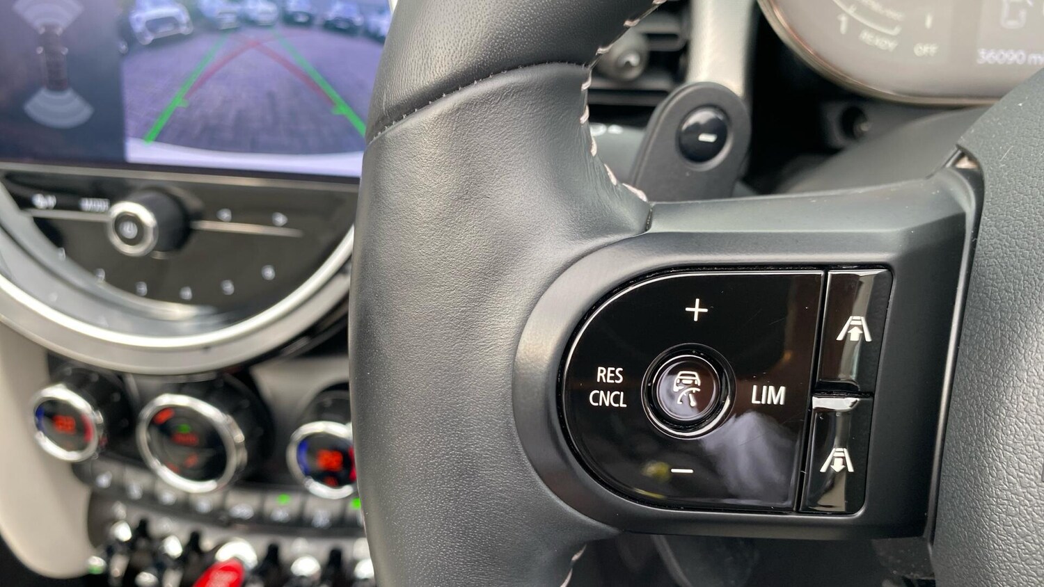 Used MINI Convertible 2021 for sale - 76760260: Photo 33