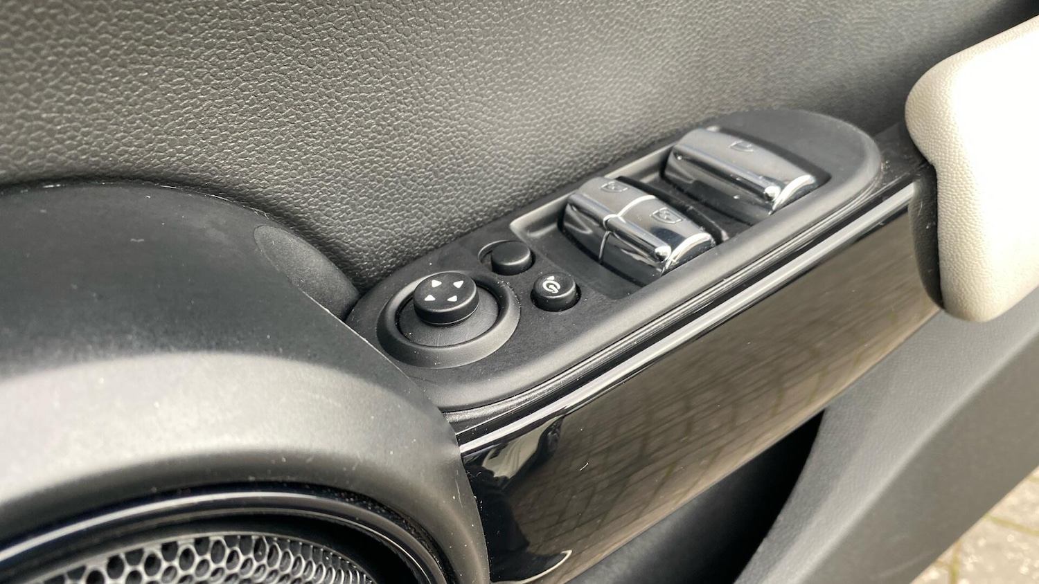 Used MINI Convertible 2021 for sale - 76760260: Photo 38