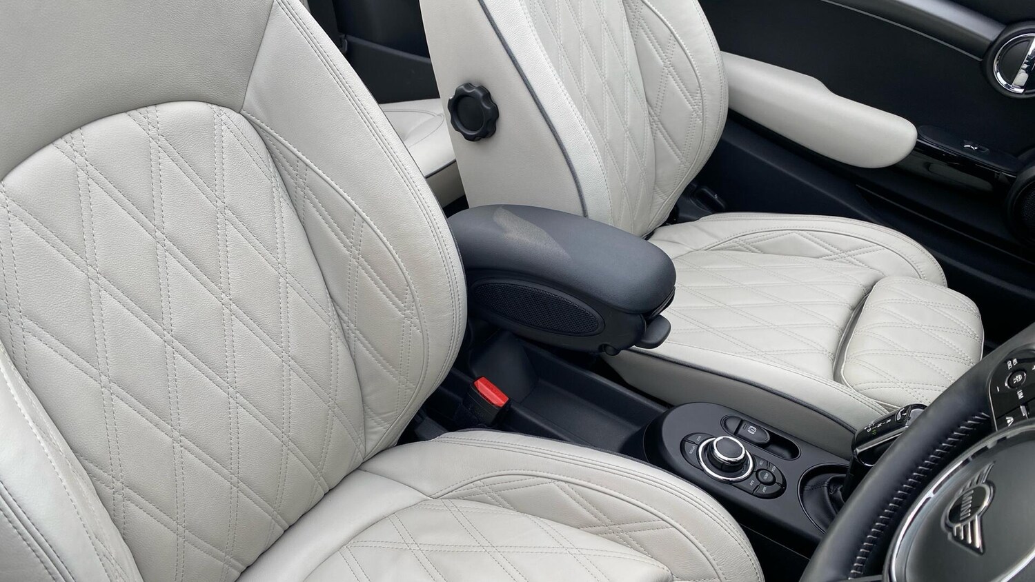 Used MINI Convertible 2021 for sale - 76760260: Photo 54