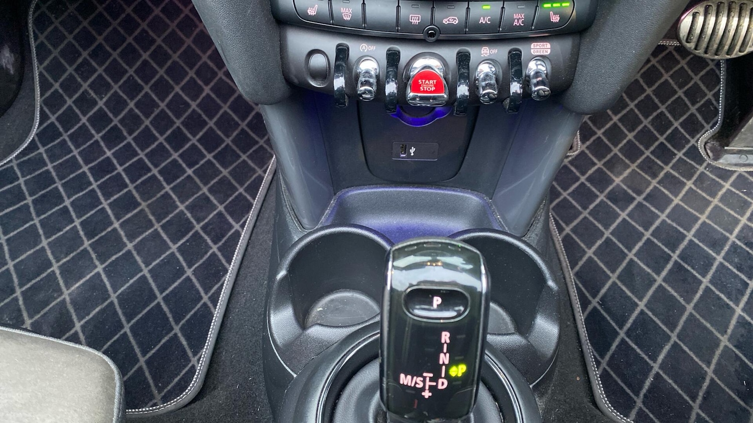 Used MINI Convertible 2020 for sale - 77549295: Photo 32