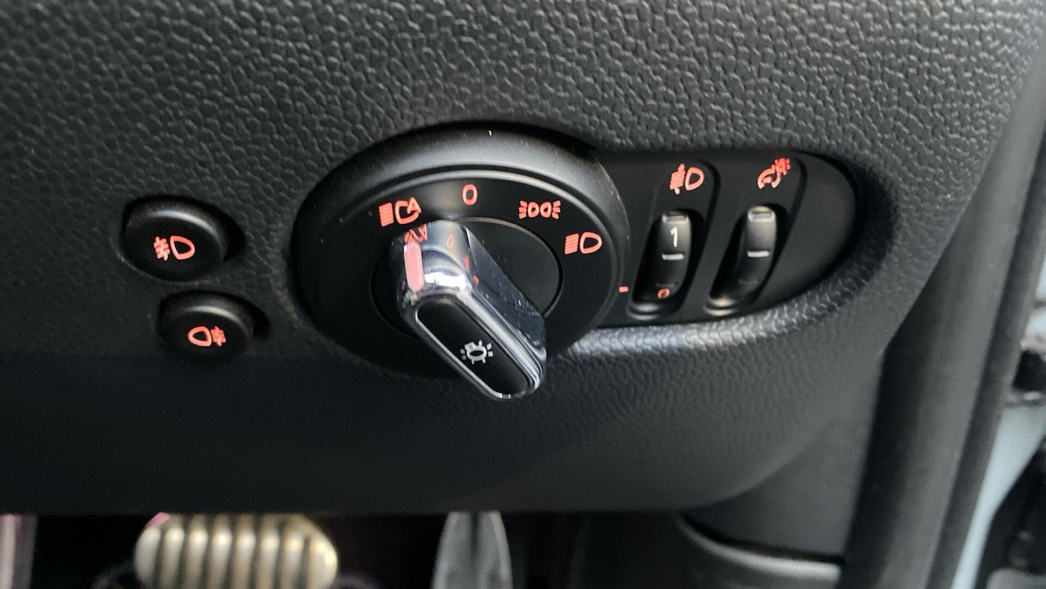 Used MINI Convertible 2020 for sale - 77549295: Photo 34