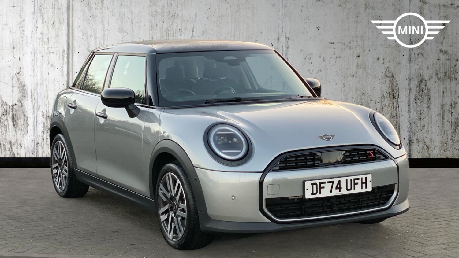 Used MINI Cooper 2024 for sale - 76839970: Photo 1