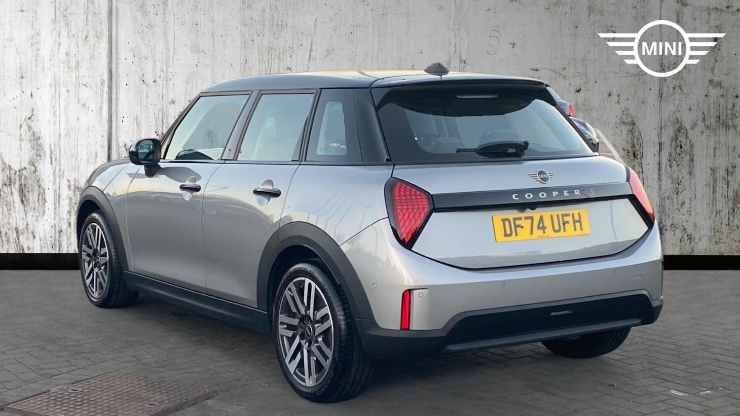 Used MINI Cooper 2024 for sale - 76839970: Photo 2