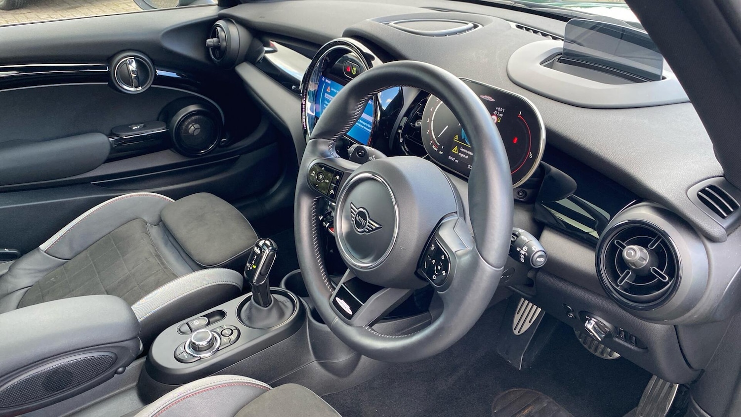 Used MINI Hatch 2023 for sale - 76760301: Photo 6