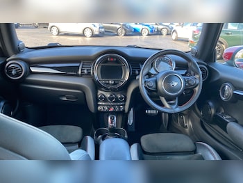 Used MINI Hatch 2019 for sale - 77808988: Photo