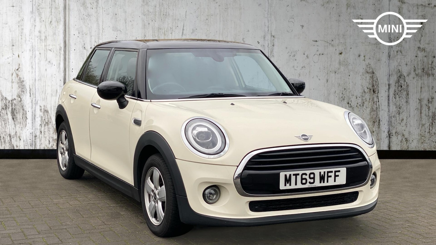 Used MINI Hatch 2019 for sale - 76760033: Photo 1