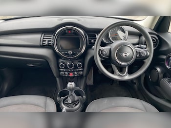 Used MINI Hatch 2019 for sale - 76760033: Photo