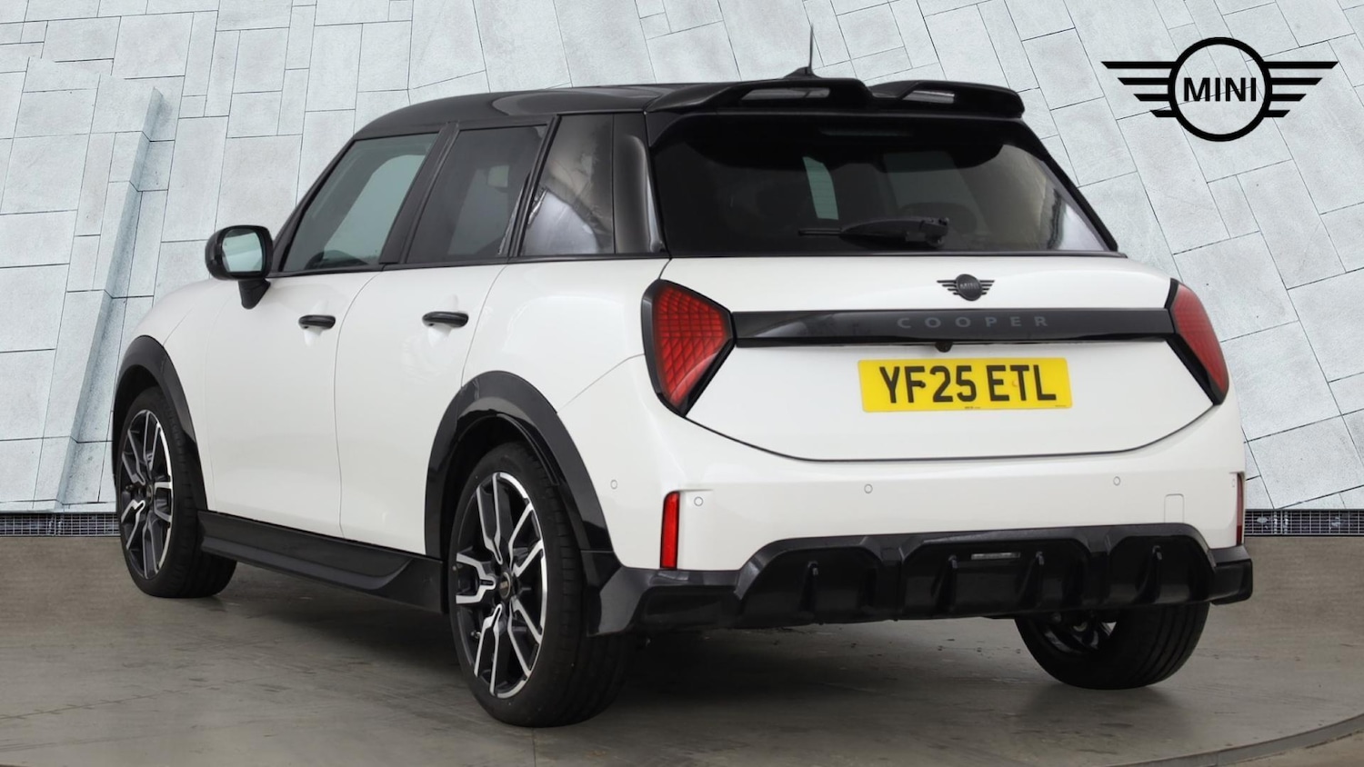 Used MINI Cooper 2025 for sale - 77351668: Photo 2