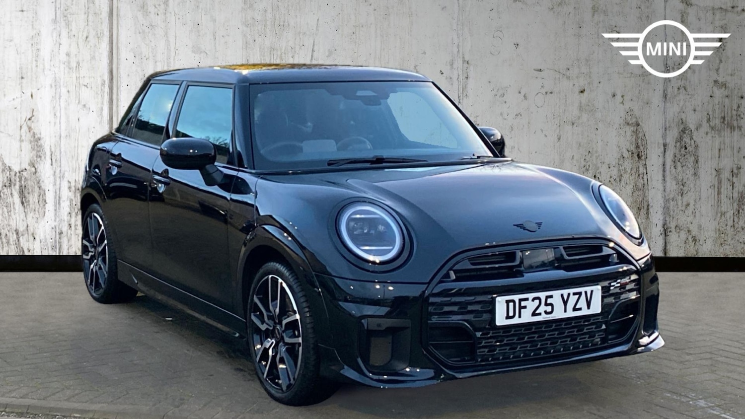 Used MINI Cooper 2025 for sale - 76760042: Photo 1