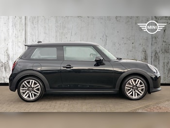 Used MINI Cooper 2024 for sale - 76760051: Photo