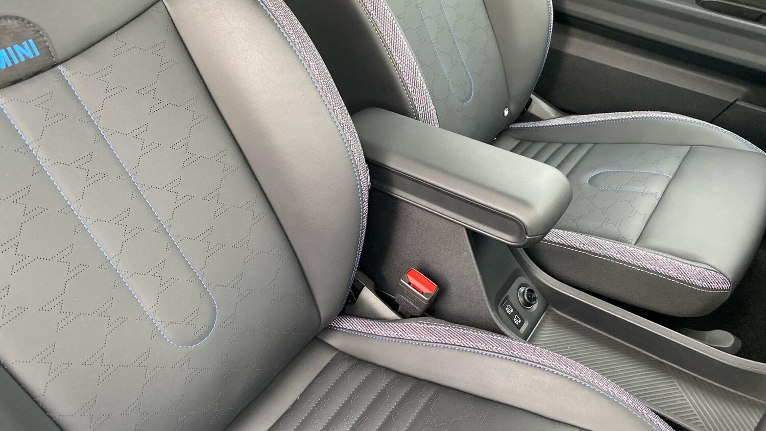 Used MINI Cooper 2024 for sale - 76760051: Photo 48