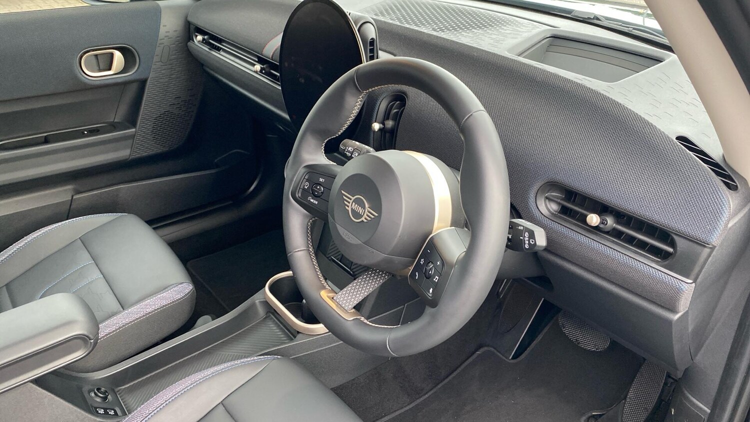 Used MINI Cooper 2024 for sale - 76760051: Photo 6