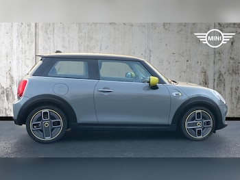 Used MINI Hatch 2021 for sale - 77798904: Photo