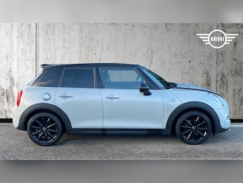 Used MINI Hatch 2018 for sale - 76801280: Photo