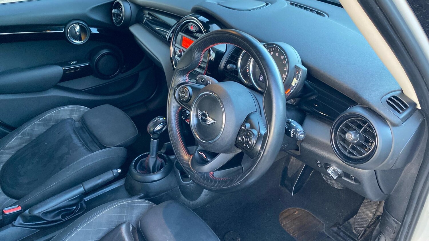 Used MINI Hatch 2018 for sale - 76801280: Photo 6