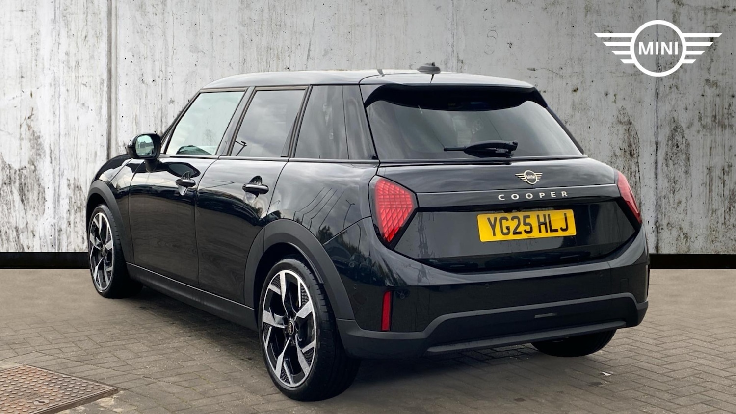 Used MINI Cooper 2025 for sale - 76760094: Photo 2