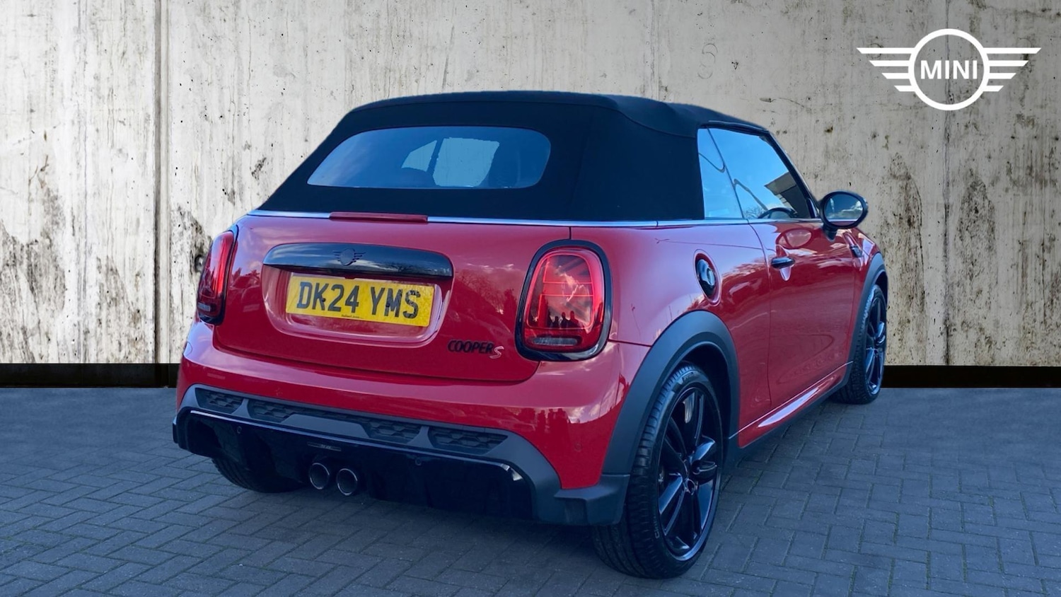 Used MINI Convertible 2024 for sale - 76760110: Photo 2
